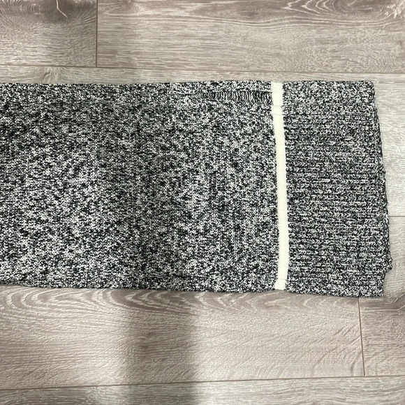 NWOT Talbots Winter Scarf Black and Off White with Lambs Wool Accent - Picture 9 of 11